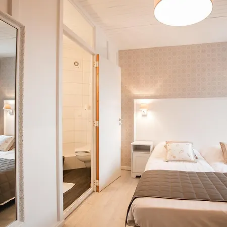 Le Du Lac Bed & Breakfast